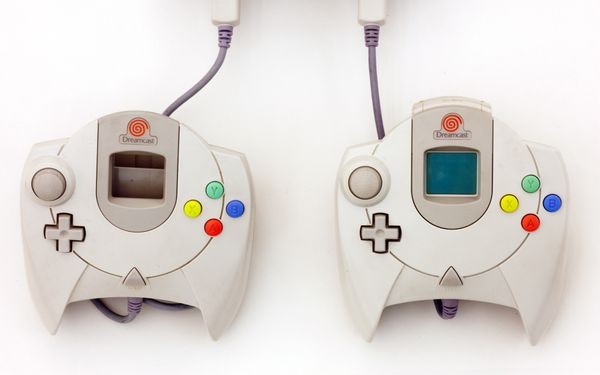 سیستم بازی ویدئویی دریم‌کست (Dreamcast)3