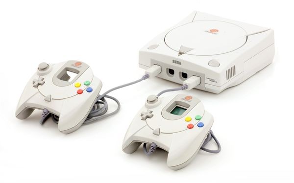سیستم بازی ویدئویی دریم‌کست (Dreamcast)4