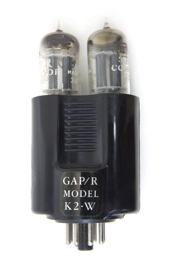 تقویت‌کنندۀ عملیاتی K2-W با لامپ خلأ GAP-R
