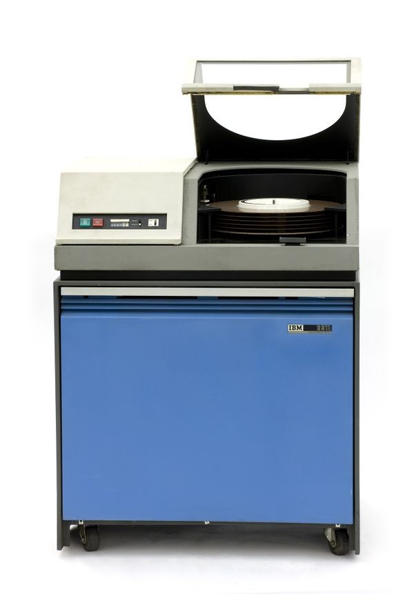 دیسک‌گردان IBM 2311 برای سیستم 360