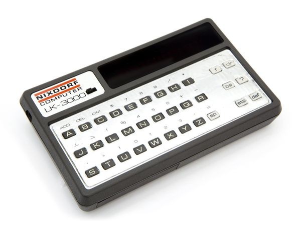 رایانۀ دستی LK-3000 با کارتریج‌های برنامه