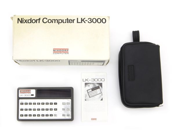 رایانۀ دستی LK-3000 با کارتریج‌های برنامه4