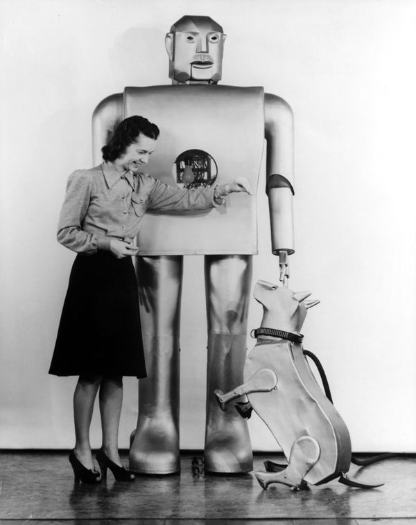 ربات‌های الکترو و اسپارکو در نمایشگاه جهانی