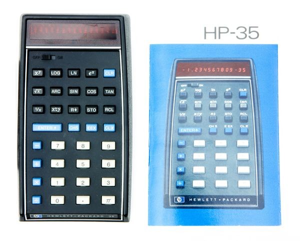 ماشین‌حساب HP-35 مشهور به «خط‌کش محاسبۀ الکترونیکی»2