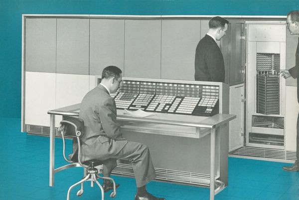 کتابچۀ رایانۀ RCA 501 2